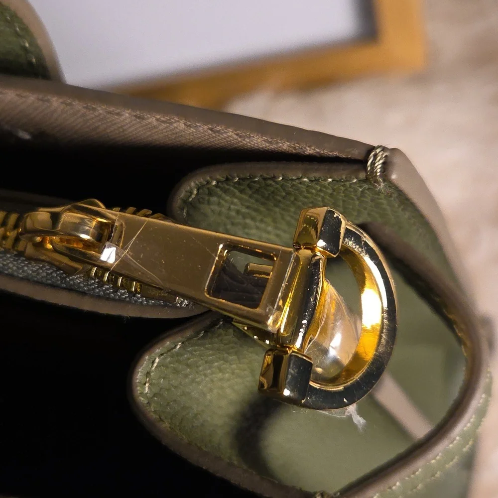 Quince NWTs Italian Leather Small Triple Compartment Satchel - Picture 11 of 12